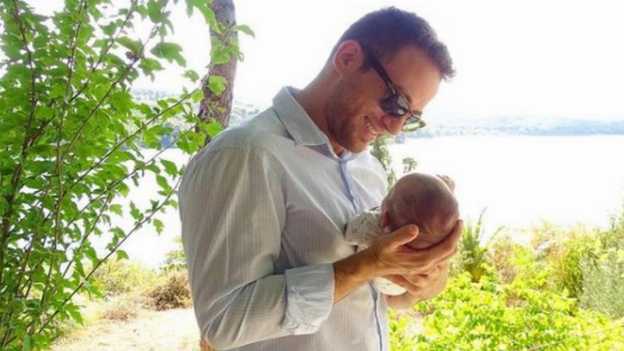 Γλυκά Νερά: Θα ζητήσει την επιμέλεια της κόρης του ο πιλότος όταν αποφυλακιστεί