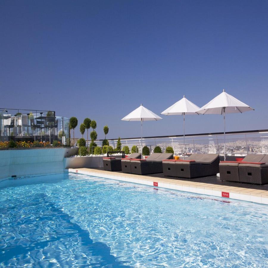 Πισίνες της Αθήνας: 5 επιλογές για το καλοκαίρι του 2021