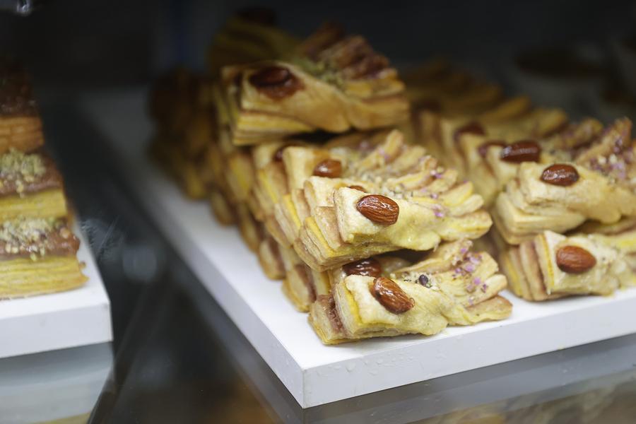 Αφγανή πρόσφυγας άνοιξε το δικό της ζαχαροπλαστείο στη Θεσσαλονίκη