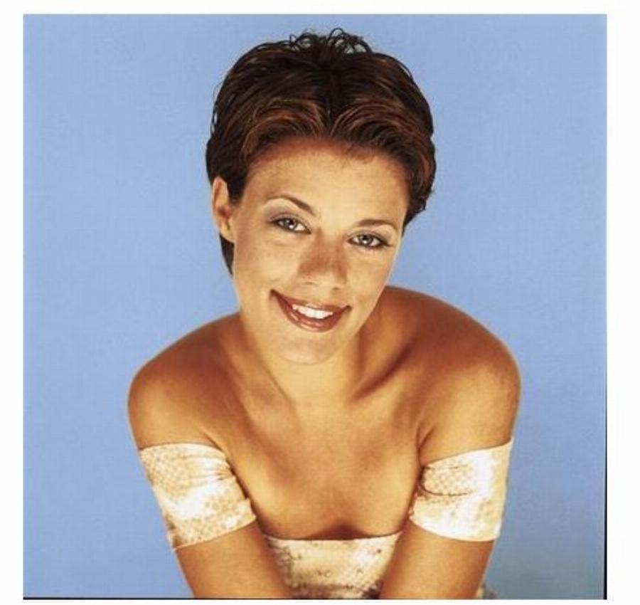 Το τόλμησαν και είναι υπέροχες: 11 διάσημες Ελληνίδες που έκαναν αγορίστικο κούρεμα