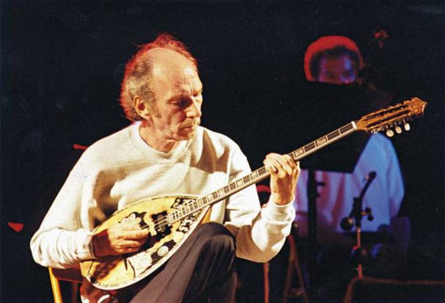 «Δεν μετανιώνω»: Η μέρα που ο μεγάλος Άκης Πάνου δολοφόνησε τον αγαπητικό της κόρης του