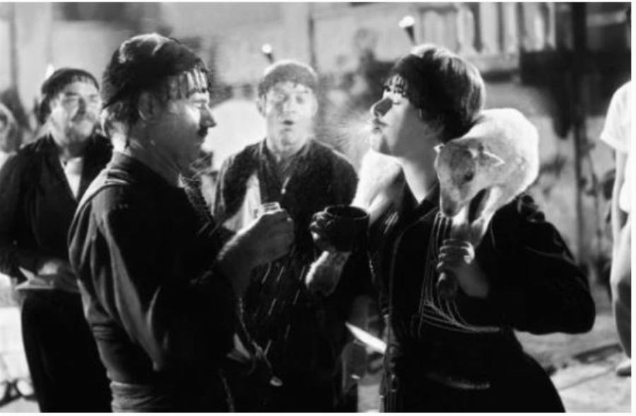 Έφυγε ολομόναχος και πικραμένος από τη ζωή. Αρραβωνιάστηκε 17 φορές αλλά καμιά δεν τον παντρεύτηκε