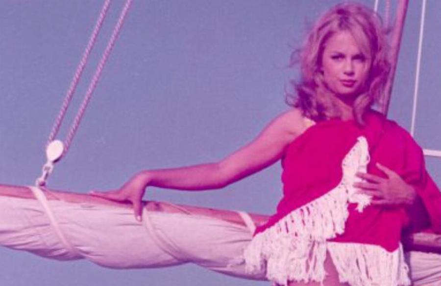 Αλίκη Βουγιουκλάκη: Σπάνιες φωτογραφίες της από τα παρασκήνια