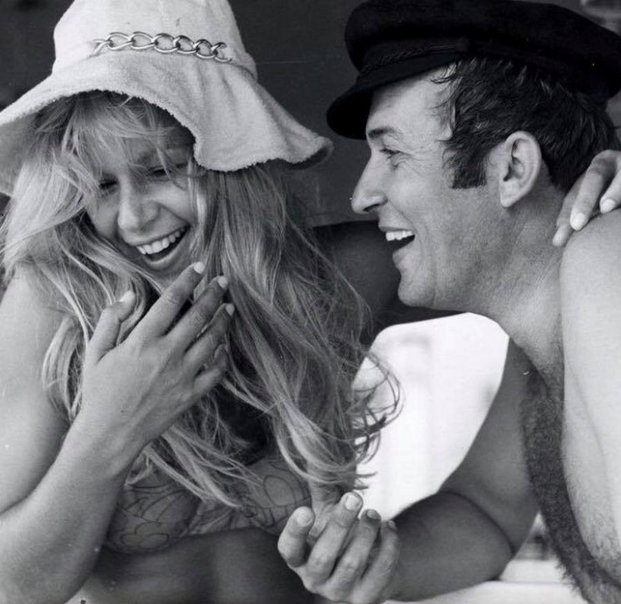 Αλίκη Βουγιουκλάκη: Σπάνιες φωτογραφίες της από τα παρασκήνια