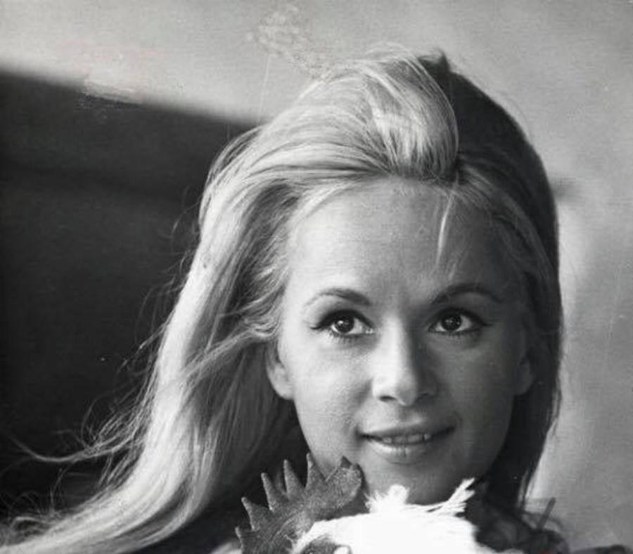 Αλίκη Βουγιουκλάκη: Σπάνιες φωτογραφίες της από τα παρασκήνια