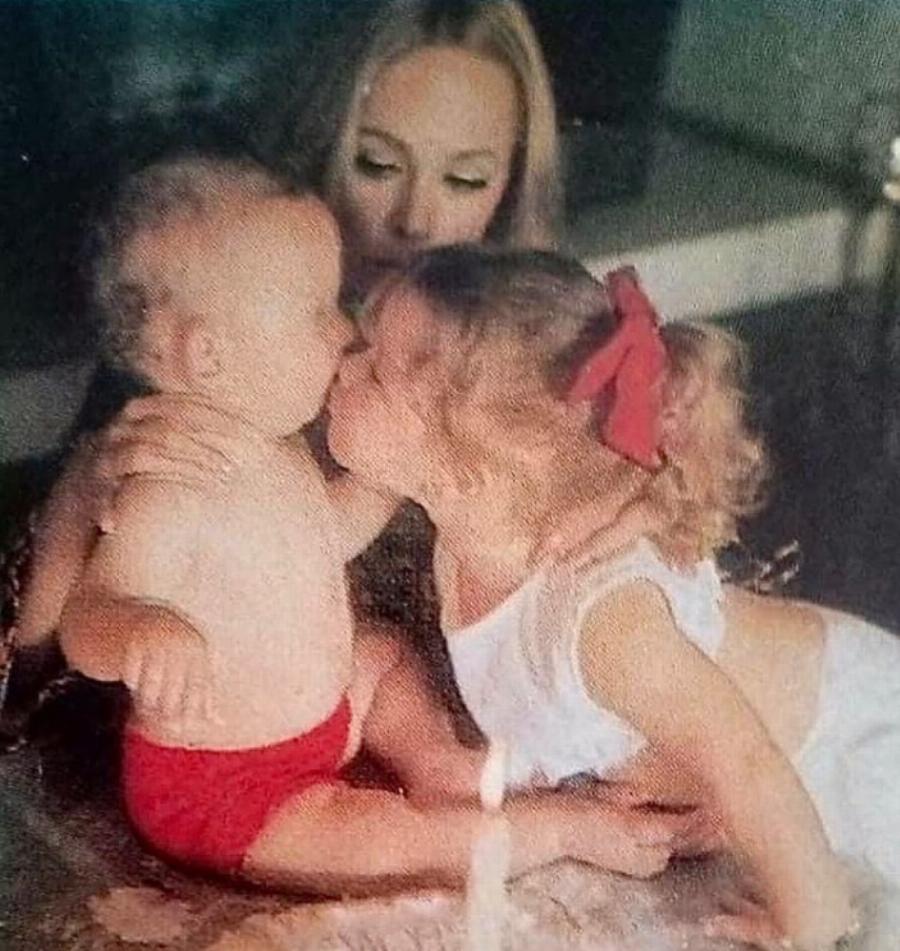 Όταν η Αλίκη νίκησε τις αποβολές: Η σπάνια φωτογραφία από την πιο ευτυχισμένη στιγμή της