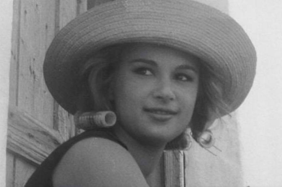 Αλίκη Βουγιουκλάκη: Σπάνιες φωτογραφίες της από τα παρασκήνια