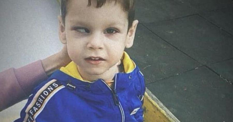 «Οι άλλες μητέρες βλέπουν τον Δημήτρη μου στην παιδική χαρά και απομακρύνουν τα παιδιά τους»