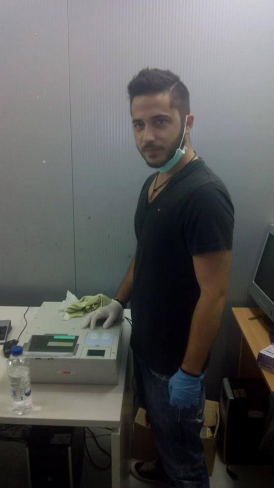 Έλληνας Αστυνομικός θέλησε να υιοθετήσει προσφυγόπουλο στη Σάμο.