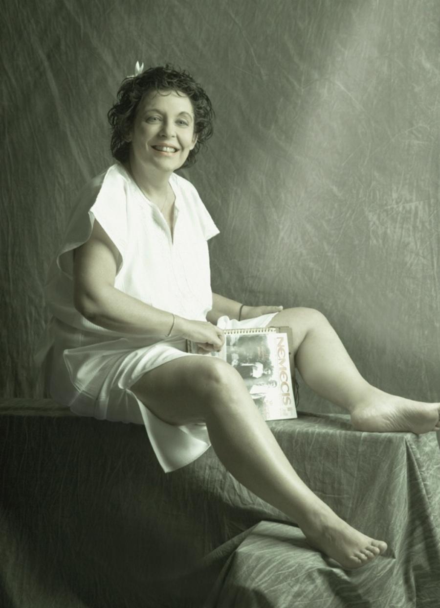 Τότε και σήμερα: 15 διάσημοι Έλληνες φτιάχνουν ξανά παιδικές φωτογραφίες τους και δείχνουν πόσο άλλαξαν