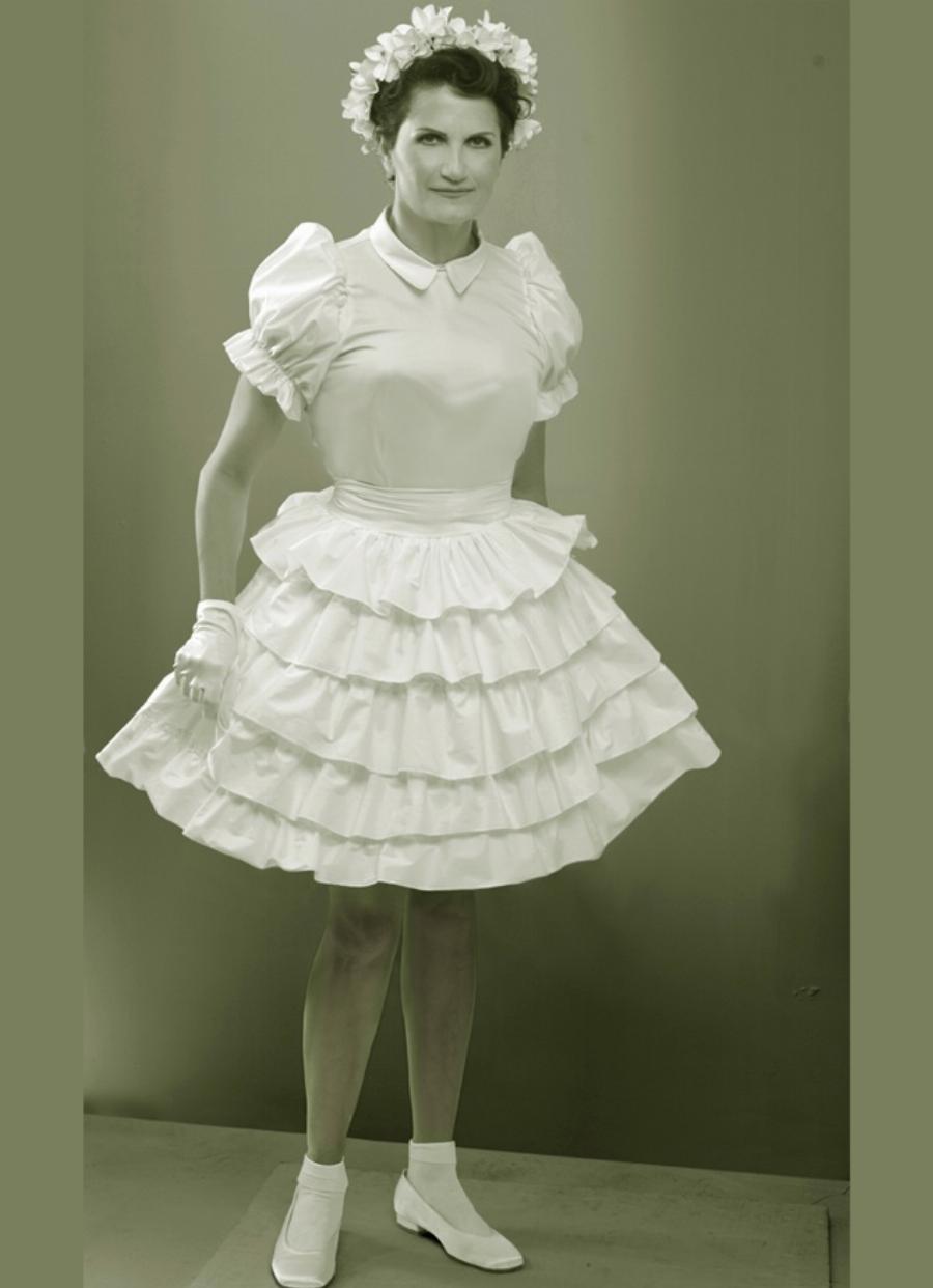 Τότε και σήμερα: 15 διάσημοι Έλληνες φτιάχνουν ξανά παιδικές φωτογραφίες τους και δείχνουν πόσο άλλαξαν