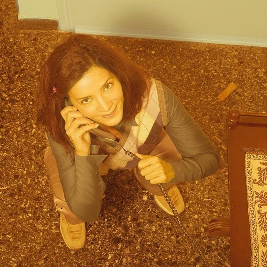 Τότε και σήμερα: 15 διάσημοι Έλληνες φτιάχνουν ξανά παιδικές φωτογραφίες τους και δείχνουν πόσο άλλαξαν