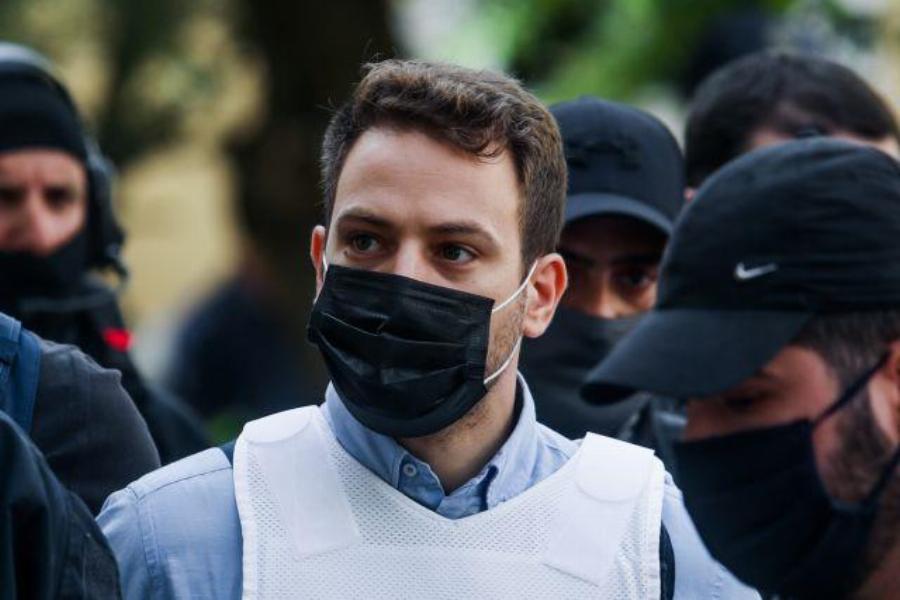 Ποιος είσαι ρε Μπάμπη που σε προστατεύουν μέσα στη Φυλακή;