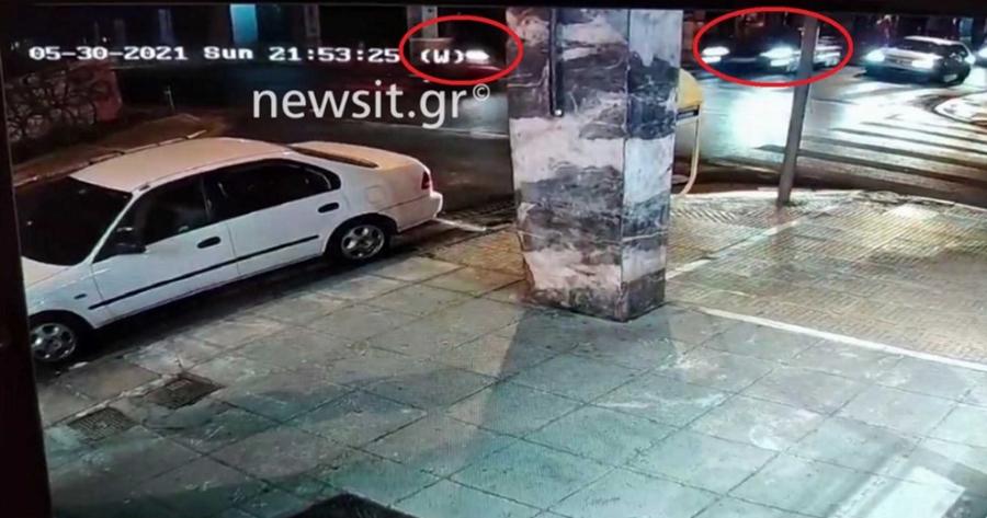 Τροχαίο Αθήνα: Ντελιβεράς εκσφενδονίζεται από αυτοκίνητο που περνά με κόκκινο φανάρι