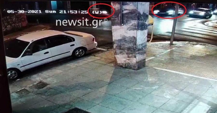 Τροχαίο Αθήνα: Ντελιβεράς εκσφενδονίζεται από αυτοκίνητο που περνά με κόκκινο φανάρι