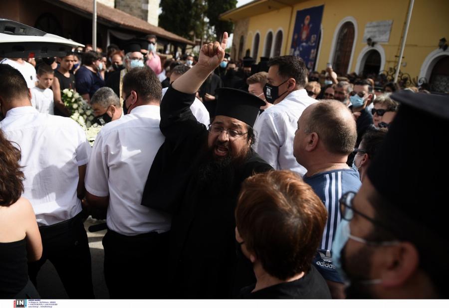 Σκηνές αρχαίας τραγωδίας στην κηδεία της 14χρονης που πέθανε από σηπτικό σοκ