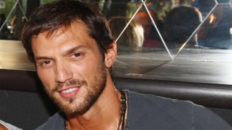 Εννιά διάσημοι Έλληνες που άλλαξαν επάγγελμα είτε λόγω κρίσης είτε από επιλογή