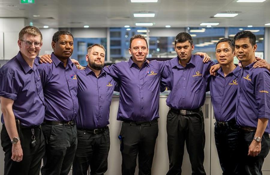 Άστεγος πλούτισε ξαφνικά και τώρα προσλαμβάνει μόνο άτομα με ειδικές ανάγκες και άστεγους