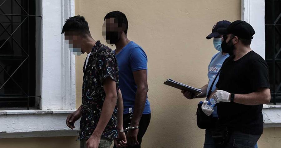 Στα «μαλακά» οι Πακιστανοί που επιτέθηκαν σε 25χρονη στην παραλία