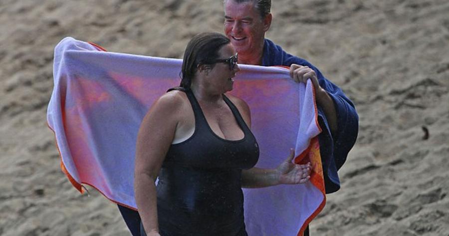 Αυτός είναι πασίγνωστος και κορμάρα, αυτή όχι, την λατρεύει όμως και μπράβο του