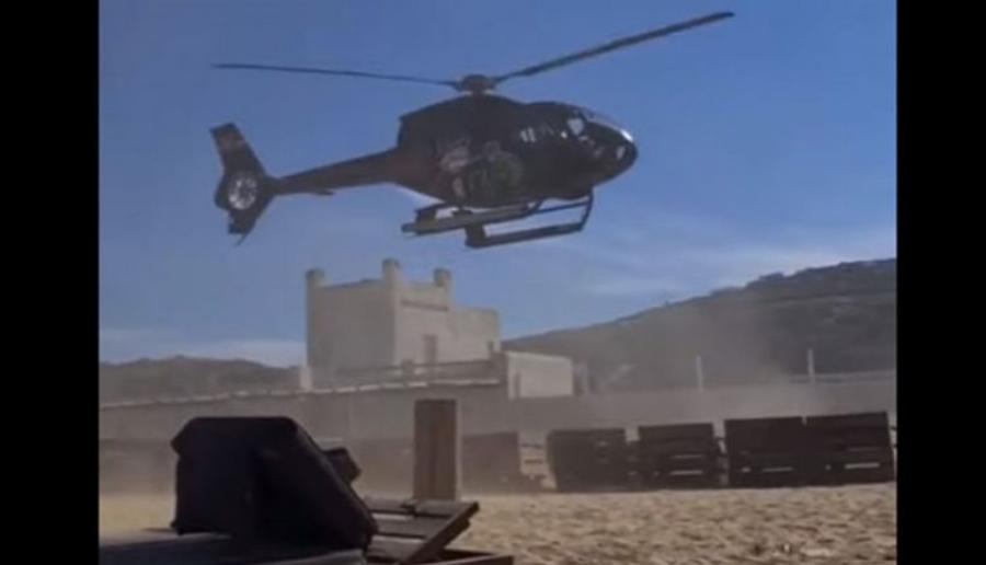 Μύκονος: Επιχειρηματίας προσγειώνεται με ελικόπτερο μέσα σε beach bar