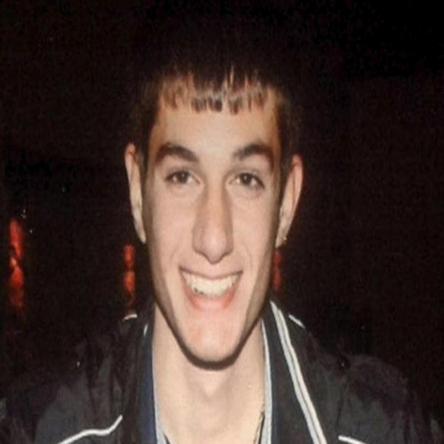 Τι κι αν δεν είσαι παιδί μου, είμαι κι εγώ μάνα σου