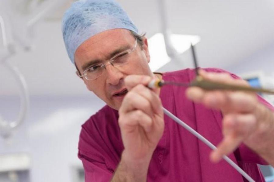 Ο Βολιώτης θωρακοχειρούργος Δημήτρης Κυπαρισσόπουλος  σώζει χιλιάδες ζωές από καρκίνο του πνεύμονα κάνοντας θαύματα