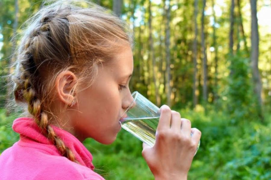 Το κυλικείο του σχολείου δεν δίνει νερό στη διψασμένη κόρη μου για να μη χρωστάμε 0,20€ στο τέλος της χρονιάς