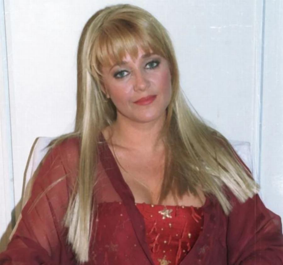 Τα χρόνια πέρασαν γρήγορα: 23 διάσημοι, αγαπημένοι Έλληνες της δεκαετίας του 90 τότε και σήμερα