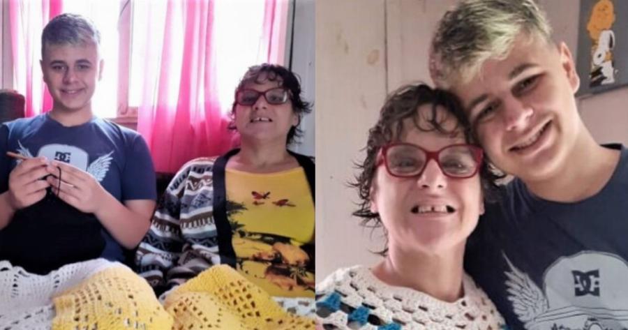 Νεαρός πλέκει υφαντά με βελονάκι για να μπορέσει να βοηθήσει την ανάπηρη μητέρα του