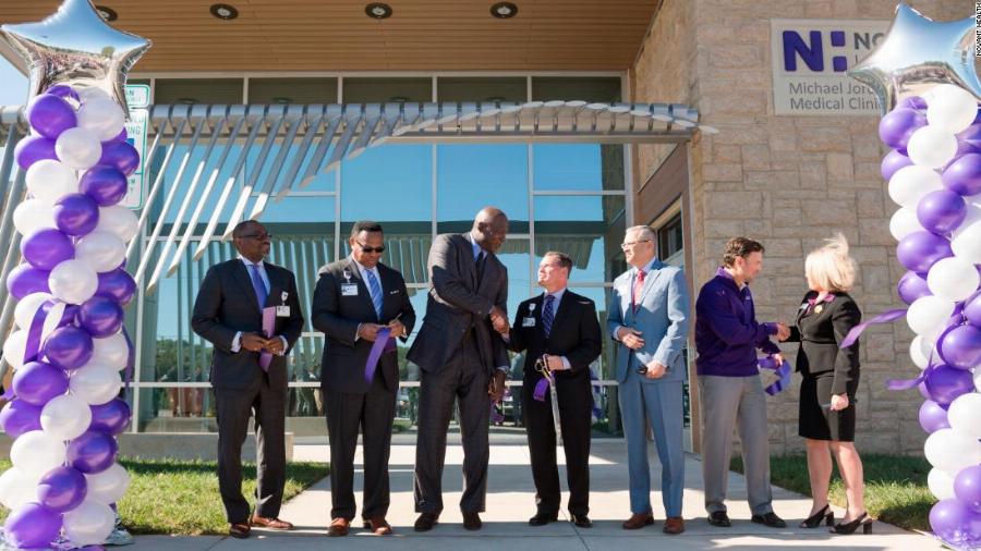 Μάικλ Τζόρνταν: Ανοίγει νοσοκομεία για άτομα με χαμηλό εισόδημα
