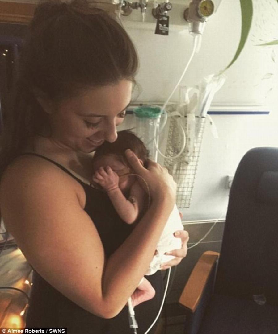 Βρέφος 7 Ημερών: Υποβλήθηκε σε εγχείρηση ανοιχτής καρδιάς και κέρδισε τη μάχη για τη ζωή παρά τις προβλέψεις των γιατρών