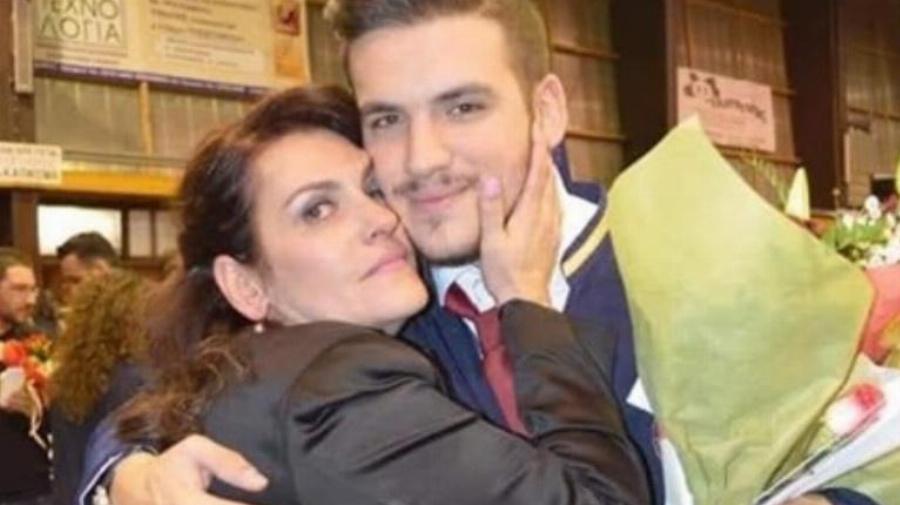 “Αυτή είναι η μαμά μου! Που σήμερα με έκανε για ακόμη μία φορά τόσο περήφανο! “