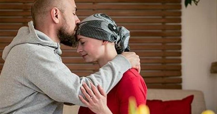 «Έπρεπε να γίνω εσύ, όσο έκανες χημειοθεραπείες για να καταλάβω πραγματικά πόσα μας δίνεις»