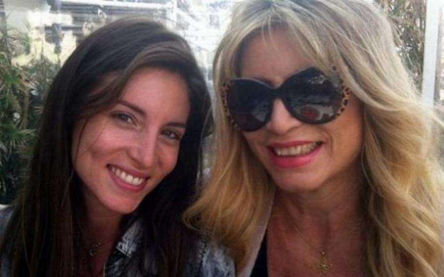 Σχέση Λατρείας: 12 σπάνιες φωτογραφίες διάσημων Ελληνίδων μαζί με τις αγαπημένες μαμάδες τους