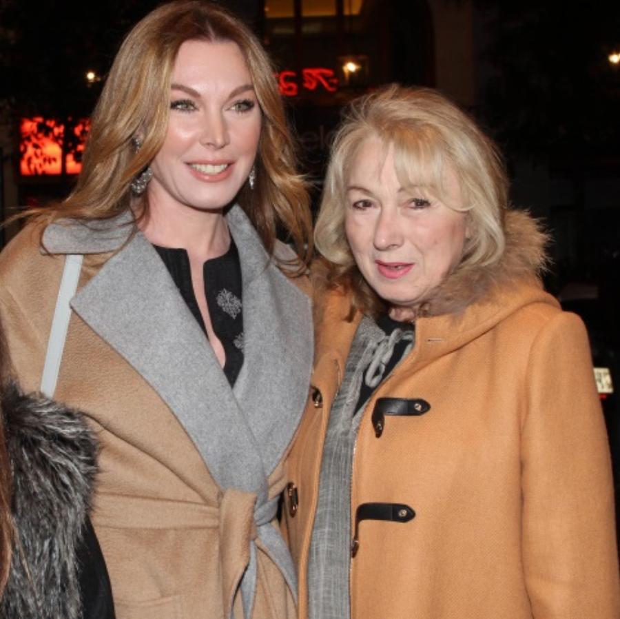 Σχέση Λατρείας: 12 σπάνιες φωτογραφίες διάσημων Ελληνίδων μαζί με τις αγαπημένες μαμάδες τους