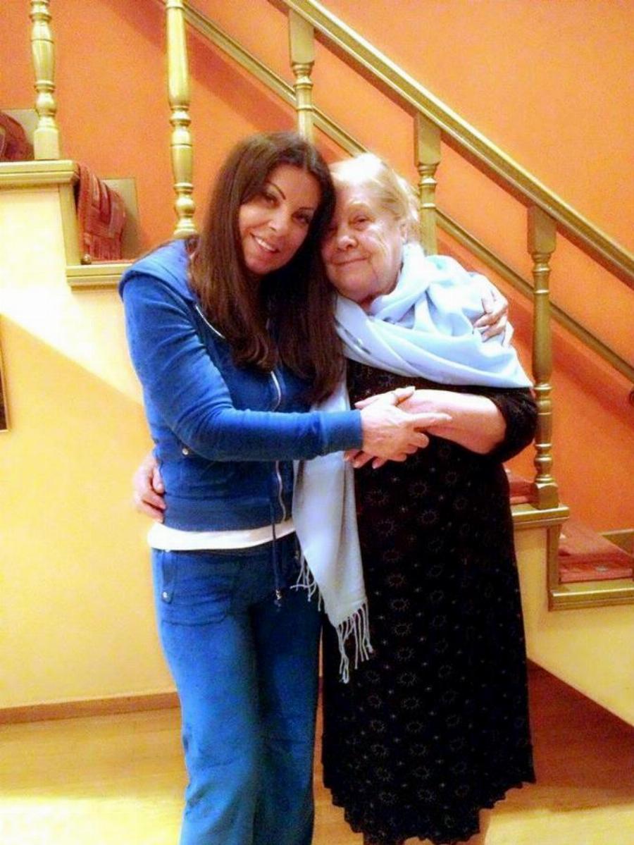 Σχέση Λατρείας: 12 σπάνιες φωτογραφίες διάσημων Ελληνίδων μαζί με τις αγαπημένες μαμάδες τους