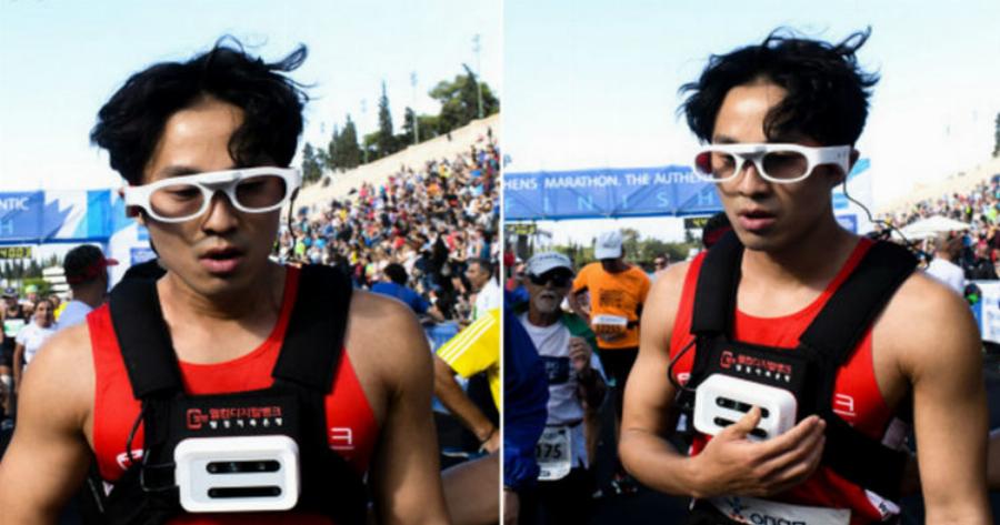 Τεράστια δύναμη ψυχής: Τυφλός αθλητής από την Κορέα τερμάτισε στο Μαραθώνιο χωρίς συνοδό