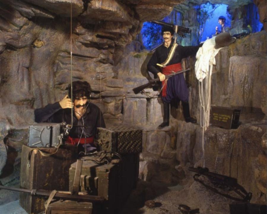 Παύλος Βρέλλης: Ο Έλληνας που έφτιαξε με τα χέρια του σε κέρινα ομοιώματα την ιστορία της χώρας μας.