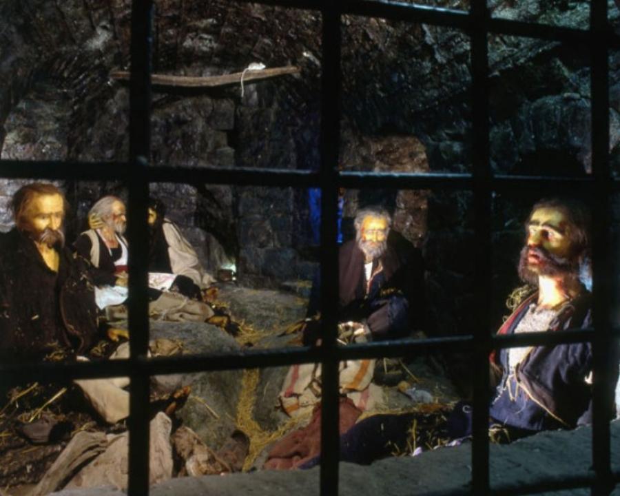 Παύλος Βρέλλης: Ο Έλληνας που έφτιαξε με τα χέρια του σε κέρινα ομοιώματα την ιστορία της χώρας μας.