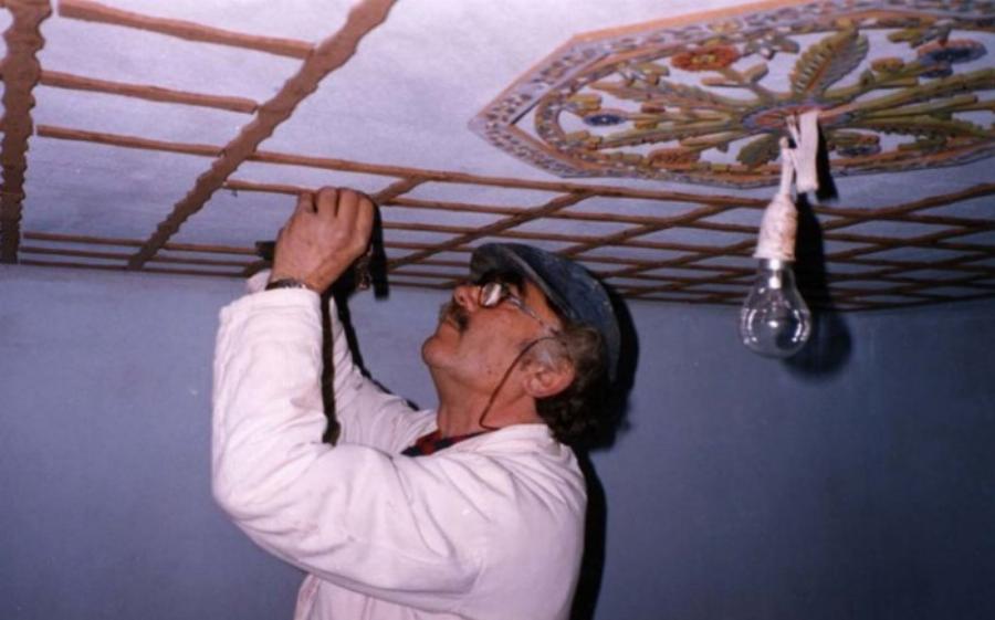 Παύλος Βρέλλης: Ο Έλληνας που έφτιαξε με τα χέρια του σε κέρινα ομοιώματα την ιστορία της χώρας μας.