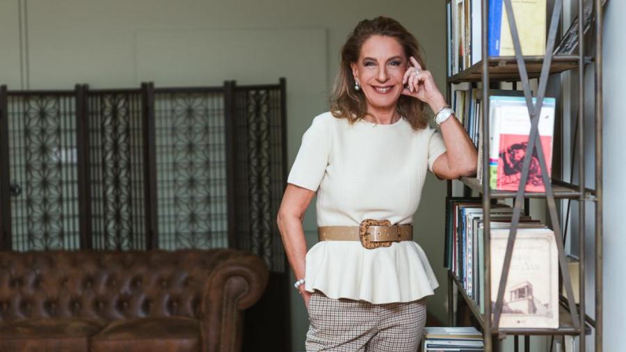 Οχτώ διάσημες Ελληνίδες που απέκτησαν παιδί μετά τα 40