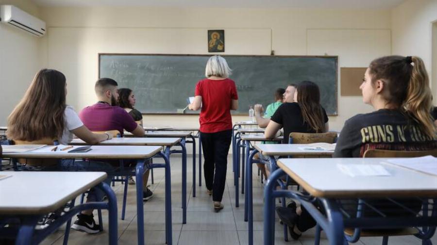 Η κόρη μου δεν μπορούσε να μπει στην Αστυνομία λόγω ύψους. Σήμερα είναι βοηθός μαίας και είναι χαρούμενη. Στηρίξτε τα παιδιά σας!