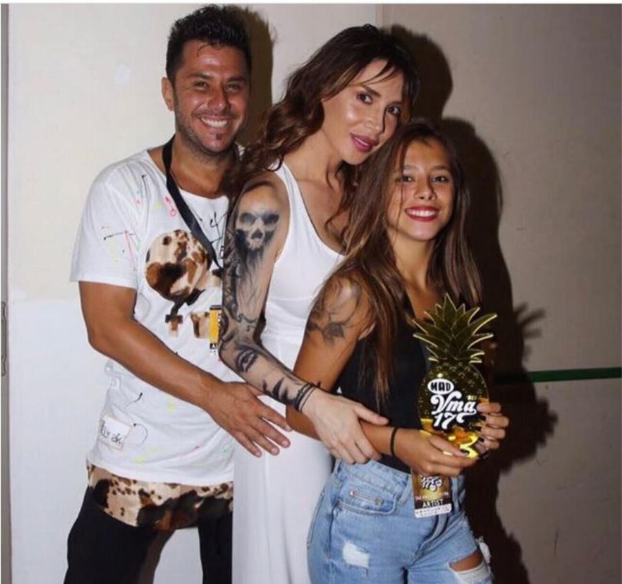 Παολίνα: Η κόρη της Πάολα έγινε 16 χρονών και είναι μια εντυπωσιακή και γλυκιά δεσποινίς