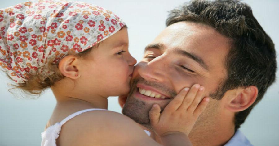 Γιορτή Του Πατέρα: “Το Πιο Σημαντικό Έργο Που Ένας Πατέρας Μπορεί Να Κάνει Για Τα Παιδιά Του Είναι Ν΄ Αγαπάει Τη Μάνα Τους”