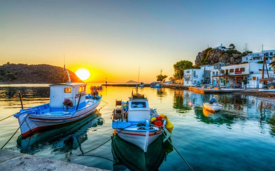 Πάτμος: Ιδιαίτερο φως, μυστηριακή ατμόσφαιρα και από τις ομορφότερες χώρες του Αιγαίου