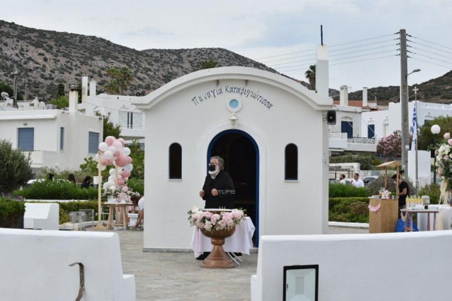 Λευτέρης Πετρούνιας – Βασιλική Μιλλούση: Βάπτισαν σήμερα τις κόρες τους σε μια υπέροχη τελετή