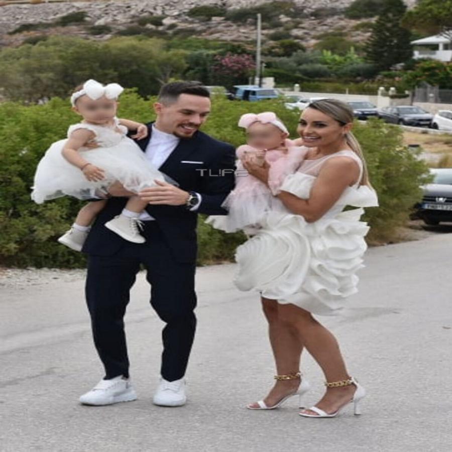 Λευτέρης Πετρούνιας – Βασιλική Μιλλούση: Βάπτισαν σήμερα τις κόρες τους σε μια υπέροχη τελετή