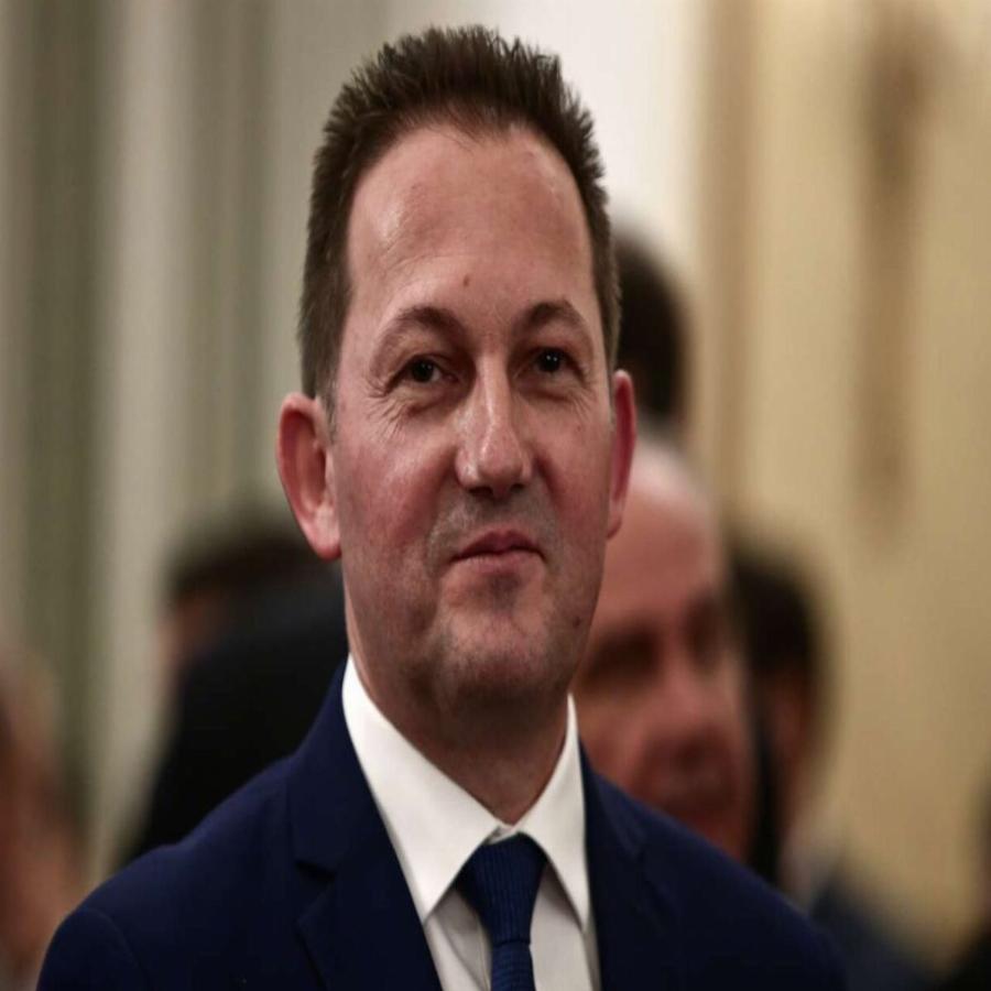 Στέλιος Πέτσας: Ζητά “Διωγμό” των ανεμβολίαστων