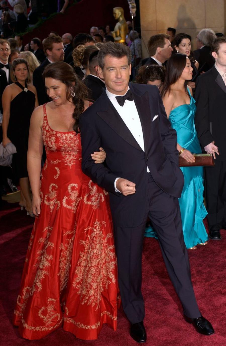 Αυτός είναι πασίγνωστος και κορμάρα, αυτή όχι, την λατρεύει όμως και μπράβο του